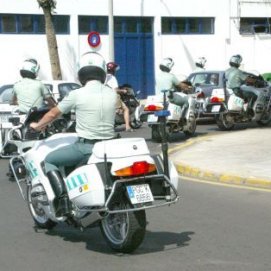 Tres individuos intentan robar en una joyería en Puerto del Carmen mediante el método del alunizaje