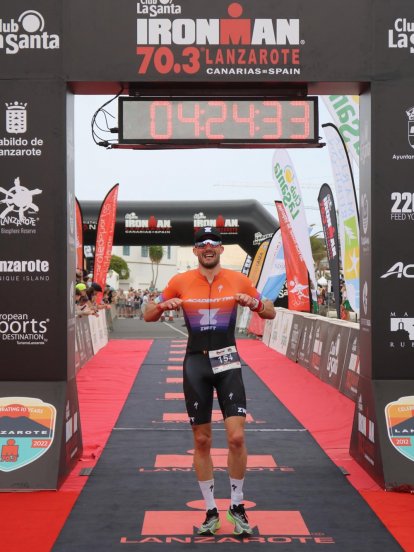 Léo Bergère y Katrina Matthews se llevan el triunfo en el Club La Santa IRONMAN 70.3 Lanzarote 2022