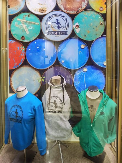 Prendas de ropa de la marca Jolatero
