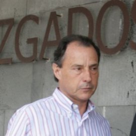 Juan Francisco Rosa, a la entrada de los Juzgados de Arrecife