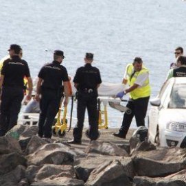 La asociación de guardias civiles sigue culpando de la tragedia al patrón, pese a que un vídeo muestra que la patrullera embistió a la patera