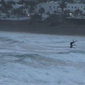 Los colegios y los recintos deportivos abrirán este jueves, tras una jornada con escasos incidentes en la isla