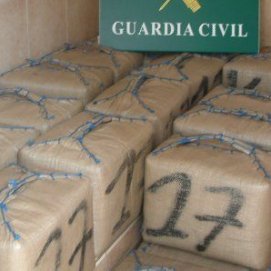La Guardia Civil detiene a un quinto implicado en el desembarco de casi 800 kilos de hachís en Arrieta