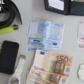 La Guardia Civil detiene a dos jóvenes acusados de robar en varios apartamentos de Costa Teguise