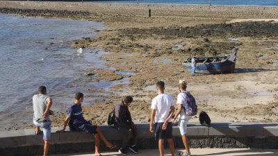 Dispositivo de asistencia a los inmigrantes llegados en patera a Arrecife