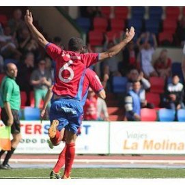 La UD Lanzarote mantiene el liderato en un partido bronco ante la UD Ibarra (3-0)
