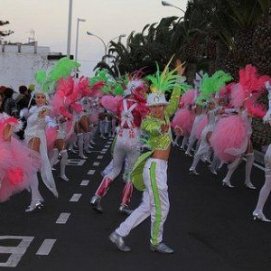 Colorido, mascaritas y música inundaron el coso de Carnaval de San Bartolomé
