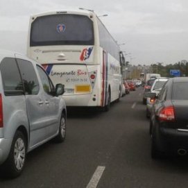 Las obras en la Circunvalación provocan importantes retenciones en el acceso a Arrecife por la LZ-2