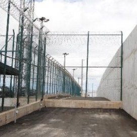 El detenido por apuñalar a un hombre en Arrecife entra en prisión provisional