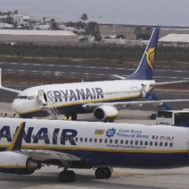 Ryanair califica de "toque de queda" el cierre nocturno del aeropuerto lanzaroteño