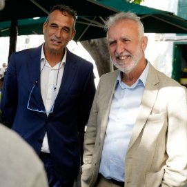 Haría refuerza la colaboración entre administraciones con la visita institucional del ministro Ángel Víctor Torres 