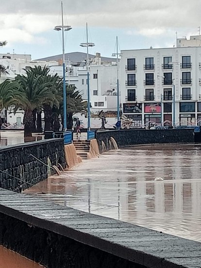 Arrecife sufre la peor parte de las lluvias 