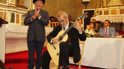 El folclorista Antonio Corujo durante una de sus actuaciones