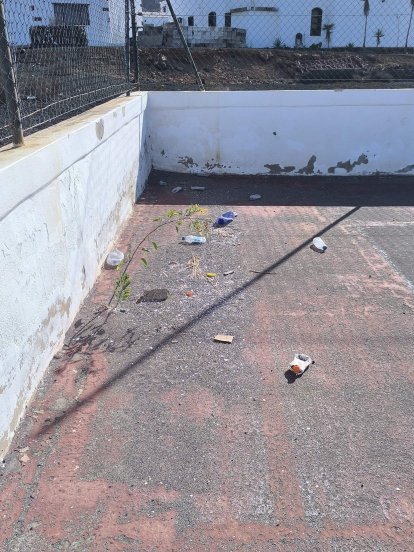 Imagen del estado de las canchas deportivas de Tinajo