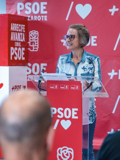 El PSOE homenajea a las víctimas de violencia machista en Lanzarote. 