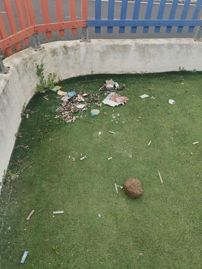 Estado del parque infantil de Mancha Blanca