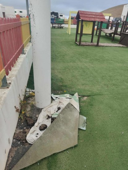 Estado del parque infantil de Mancha Blanca