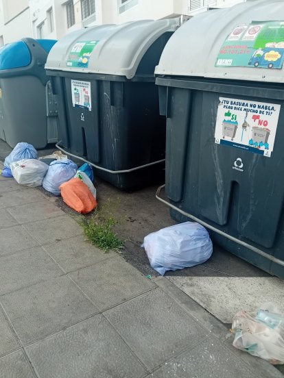 Acumulación de basura y residuos en Arrecife