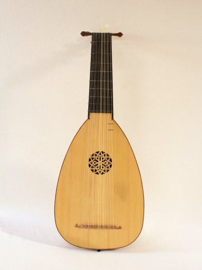 Instrumentos antiguos creados por Paco Dorta