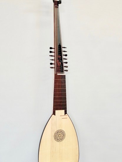 Instrumentos antiguos creados por Paco Dorta