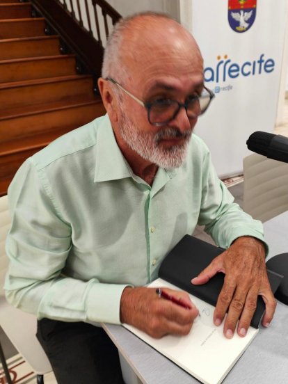Presentación del poemario 'De la ceniza al Sueño'