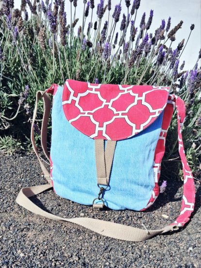 Bolso de Fabiola González. Materiales reciclados. 