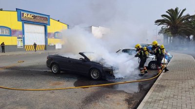 Incendio de un coche en Arrecife