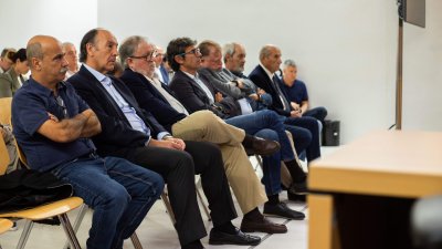 Banquillo de los acusados durante la primera sesión del juicio por el caso Jable en abril de 2023 (Foto: Andrea Domínguez)