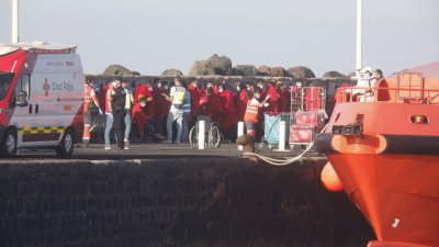 Llegada de tres pateras a Lanzarote (Fotos: Jose Luis Carrasco)