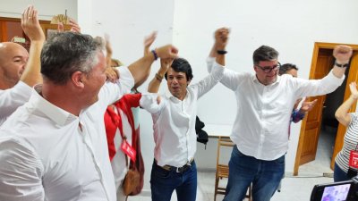 Celebración de Isidro Pérez en la sede del PSOE 