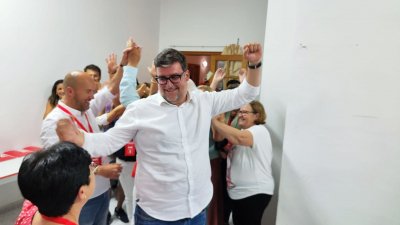 Celebración de Isidro Pérez en la sede del PSOE 