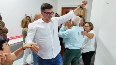 Celebración de Isidro Pérez en la sede del PSOE 