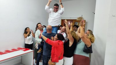 Celebración de Isidro Pérez en la sede del PSOE 