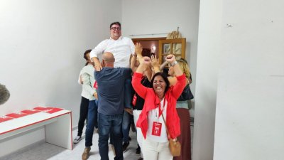 Celebración de Isidro Pérez en la sede del PSOE 
