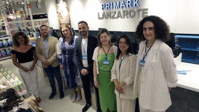 Colas en el estreno del Primark. Foto: José Luis Carrasco.