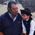 Antonio González con su nieto