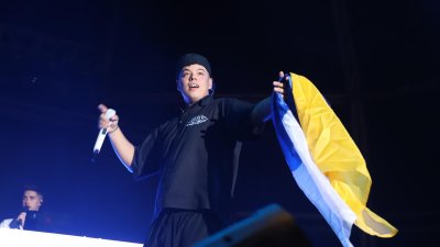 El artista Saiko durante su concierto en Costa Teguise este pasado miércoles