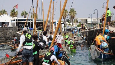 La 'Federación Insular de Barquillos de Vela Latina' en Marina Colón