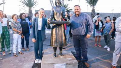 Inauguración de la escultura homenaje a las mujeres conserveras de Lanzarote