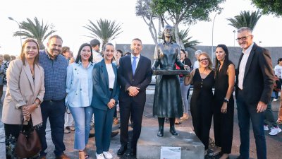 Inauguración de la escultura homenaje a las mujeres conserveras de Lanzarote