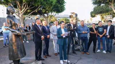 Inauguración de la escultura homenaje a las mujeres conserveras de Lanzarote