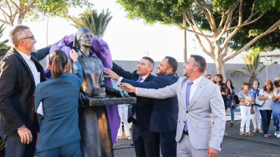 Inauguración de la escultura homenaje a las mujeres conserveras de Lanzarote