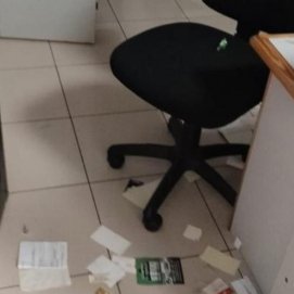 Robo en las oficinas del puerto de Los Mármoles