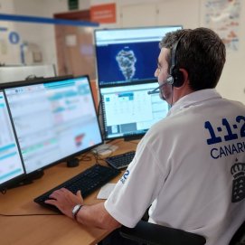 Trabajador del 112 en Canarias