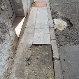 Socavones en la calle Molino de Arrecife