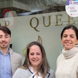 La consejera de Comercio del Cabildo Insular de Lanzarote, Carmen Guadalupe, acompañada de FELAPYME, en un comercio adherido