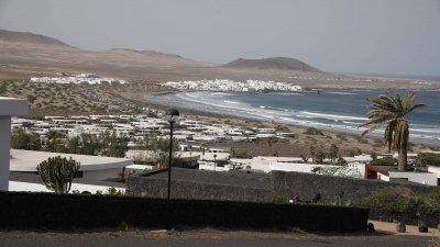 Vista panorámica de los Bungalows en Caleta de Famara. Foto: José Luis Carrasco.