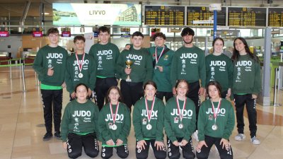 Los participantes del  'Club de Judo Costa Teguise' en la Copa de España