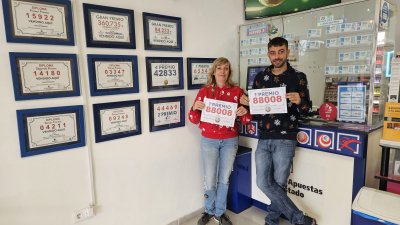 Reparto de El Gordo de la Lotería Nacional en Yaiza. Foto: Cedida.