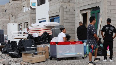 Desalojo de un centenar de familias en Playa Blanca. Foto: José Luis Carrasco.